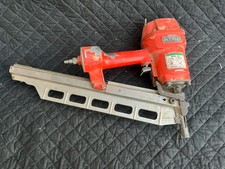 Chiodatrice pneumatica testa