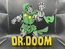 Espositore Insegna Logo Dr. Doom | Scaffale Scrivania Parete 3D Arte