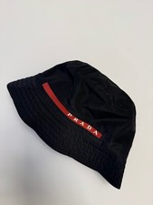 PRADA LUNA ROSSA CAPPELLO DA PESCATORE IN RE-NYLON TG M