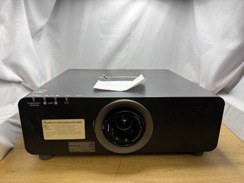Panasonic dz6700 - *panasonic, pt-dz6700