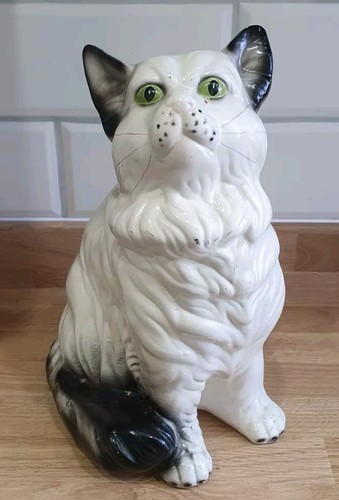 Beautiful large ceramic cat - large,