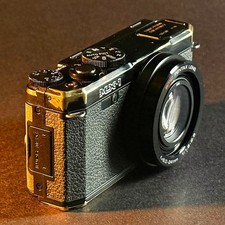 Pentax MX-1  -  12.0MP  -