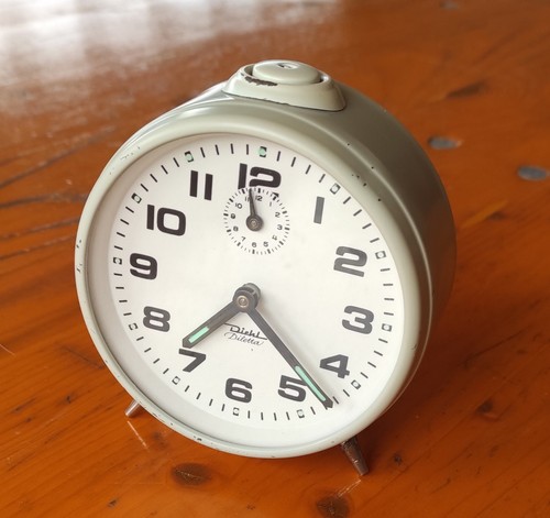 Orologio meccanico sveglia - orologio,