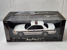 1/18 Autoart, Ford Crown Victoria 72701 (VERSIONE VEICOLI POLIZIA FORD)