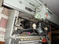 Due macchine da scrivere vintage DUE IN BLOCCO Olivetti 55 ed Ambassador Hermes
