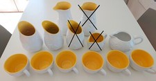 Lotto di 10 tazze e caraffe