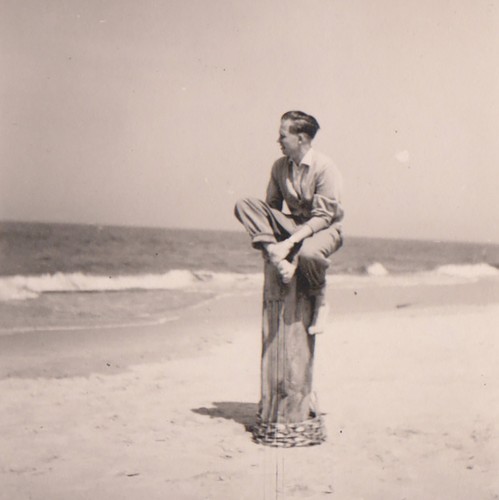 Foto epoca solitario giovane - foto,