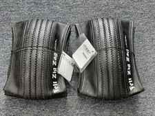 Set di due pneumatici in