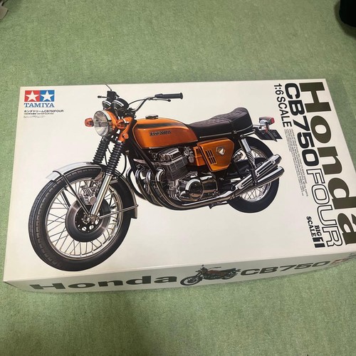 Tamiya honda dream cb750 - 1/6,