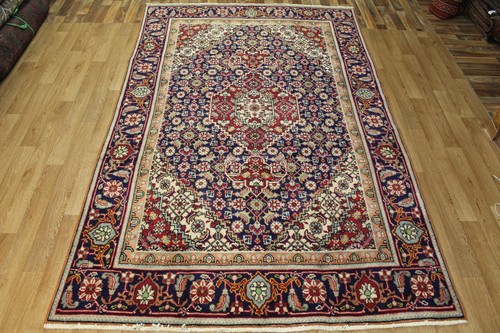 Vecchio tappeto persiano blu
