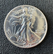 1942 WALKING LIBERTY MEDIO