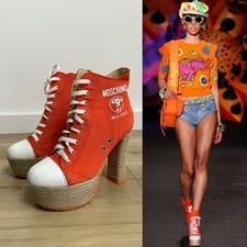 Rarissimi stivali Moschino &