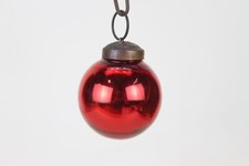 Sfera in vetro rosso vintage