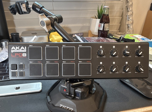 Akai lpd8 controller pad - controller,