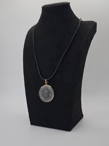 Collana con ciondolo medaglia
