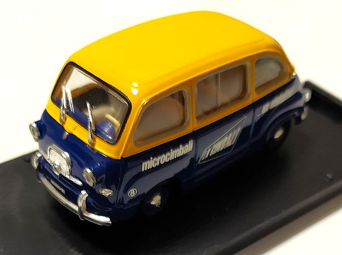 Brumm auto fiat 600 - 1:43,