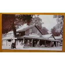 Vecchio negozio Tripp e ufficio postale. Woodside, California. - Cartolina con foto reale