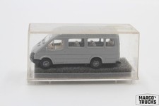 Praline Ford Transit minibus