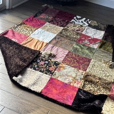 Splendido lancio patchwork Horchow impreziosito 54 x 62” con angoli doppia nappa