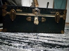 Antico baule a vapore