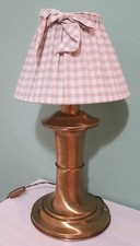 LAMPADA DA COMODINO COMO' CON PARALUME IN TESSUTO ABAT JOUR COUNTRY SHABBY CHIC