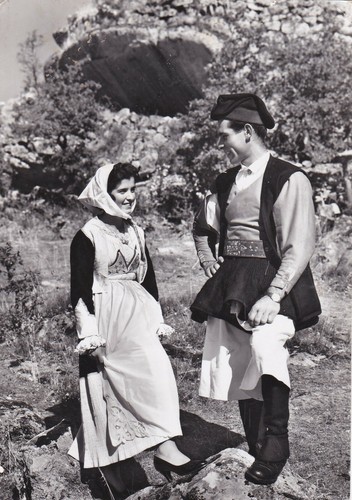 Sardegna costumi di - -,