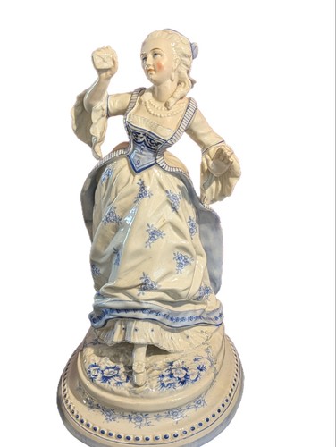 Statua della giovane - statua,
