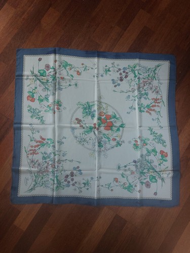 Foulard usato discrete