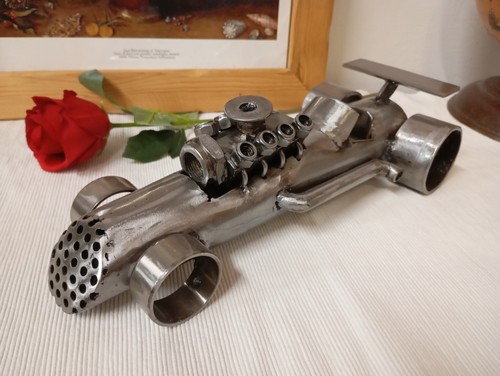 Auto scultura artistica - , ferro
