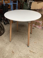 Tavolo da pranzo cucina rotondo bianco melaminico con gambe in legno marrone diametro 80 cm