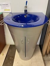 MOBILE BAGNO  ARTIGIANALE IN MULTISTRATO MARINO CURVATO A CALDO, LAVABO IN VETRO