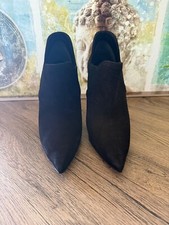 SCHIUTZ: Tronchetto nero in camoscio con elastico laterale n.37. Uate 2 volte 