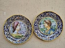 COPPIA DI PIATTI IN MAIOLICA