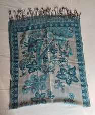 Stola indiana multicolore fantasia floreale colore blu con frange in viscosa