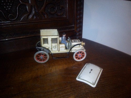 Superba auto latta - auto, biscotti