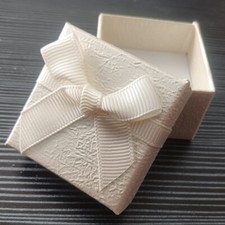 24 scatole bianco portagioie