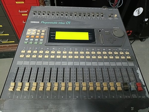 Yamaha 01v digital mixing - ,