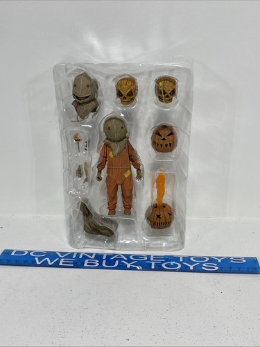 Figurina neca trick treat - neca, r