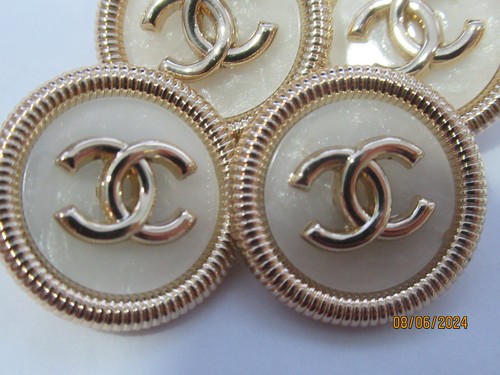 Chanel logo front - , light
