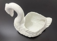 Cigno in ceramica bianca