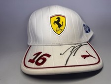 Cappellino Ferrari firmato
