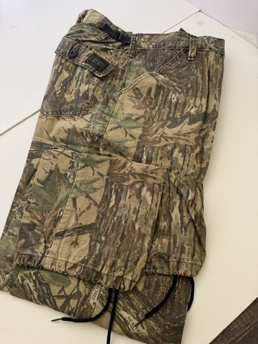 Pantaloni cargo mimetici