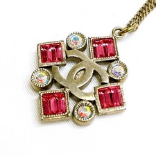 Collana con ciondolo - , logo