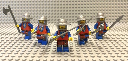 Lego lion knights minifigures - lion,