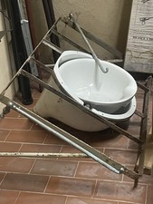 Lavandino Antico In Marmo Bianco Con Bacino Basculante 