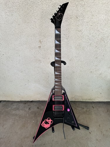 Chitarra personalizzata goth - personalizzata,