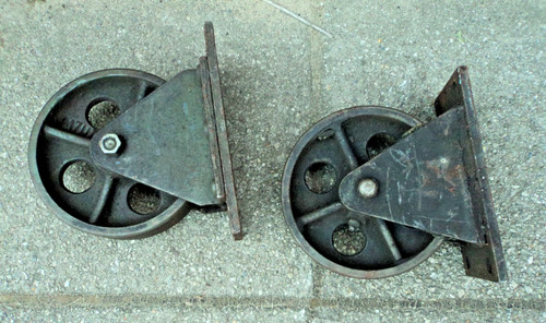 Vecchio carrello porta