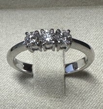 ANELLO TRILOGY IN ORO BIANCO 18 kt. CON DIAMANTI NATURALI TAGLIO BRILLANTE