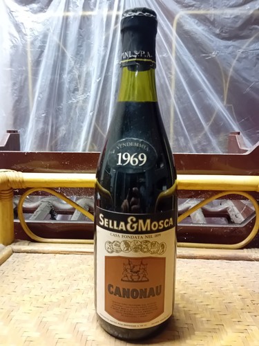 Antica bottiglia vino rosso - bottiglia,