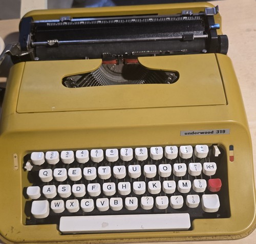 Macchina scrivere vintage - da,
